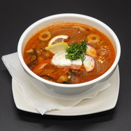 Пельмени с говядиной и бульоном