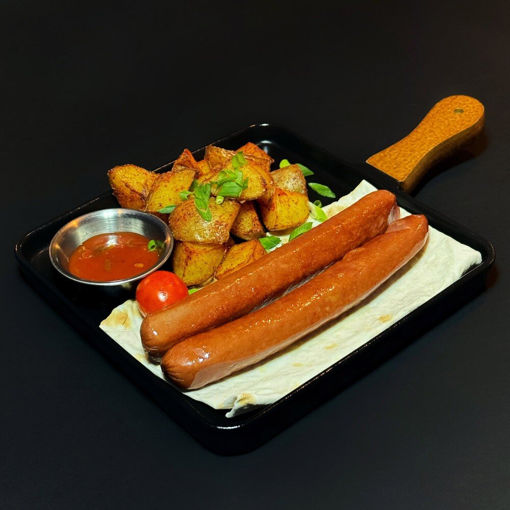 Говяжьи колбаски с картофельными дольками