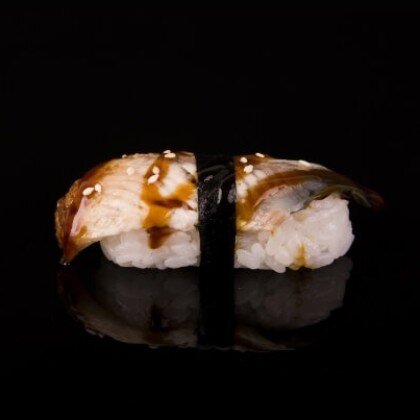 Суши с угрём