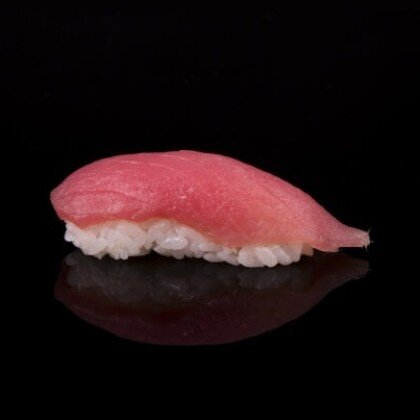 Суши с тунцом