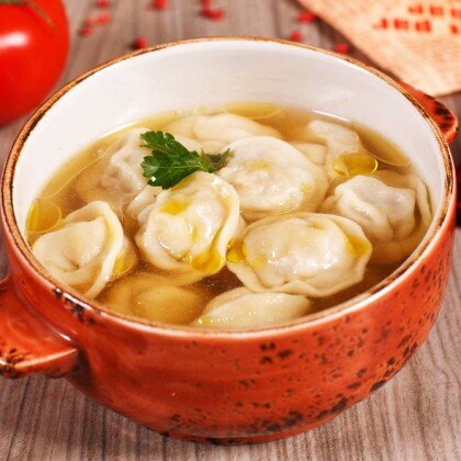 Пельмени в бульоне
