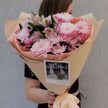 Яркая хризантема