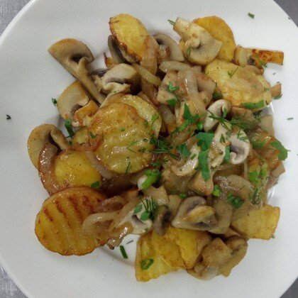 Картошка с грибами с луком