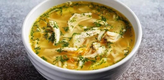 Куриный бульон с вермишелью