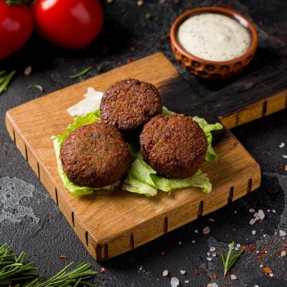 ФАЛАФЕЛЬ С ЧЕСНОЧНЫМ СОУСОМ