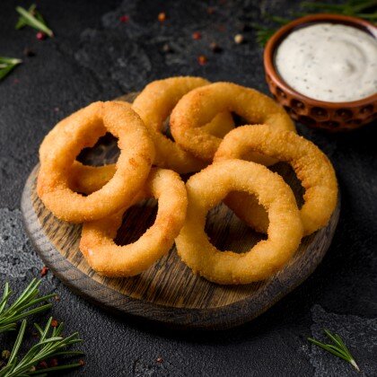 ЛУКОВЫЕ КОЛЬЦА С СОУСОМ ТАР-ТАР