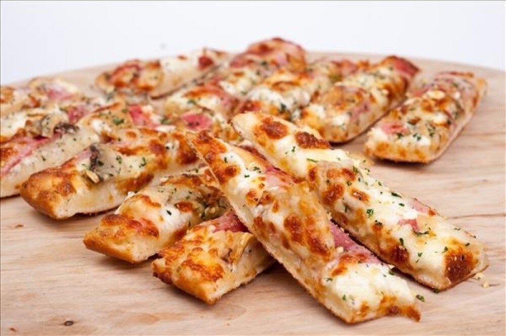 Сырные палочки с ветчиной и грибами