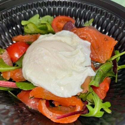 Салат с форелью