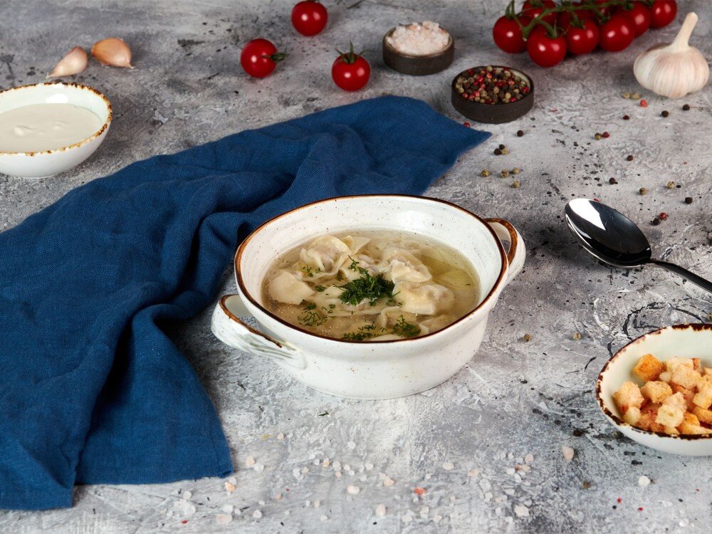 Пельмени с бульоном