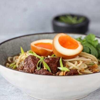 Рамен с говядиной Гюкоцу