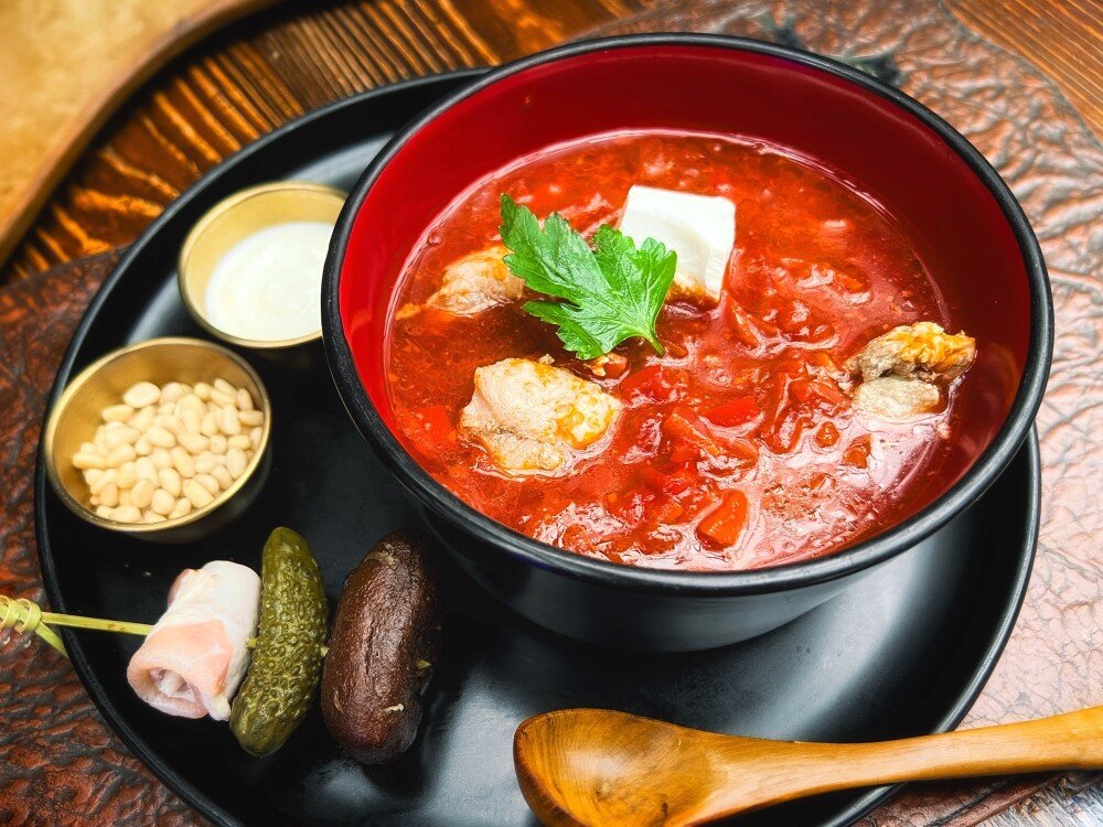Фирменный борщ с кедр. орешками и фетаки