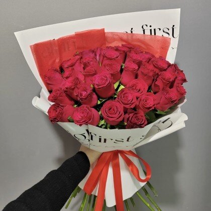 Букет из 37 Красных Роз