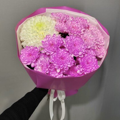 Букет из Кустовой хризантемы и одноголовой.