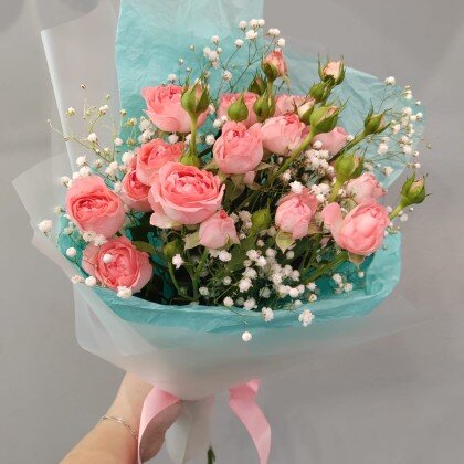 Букет из Кустовой розы и Гипсофилы