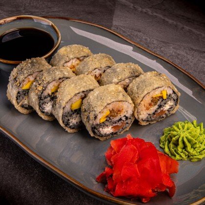 Ролл «Инь-Янь темпура» (лосось)