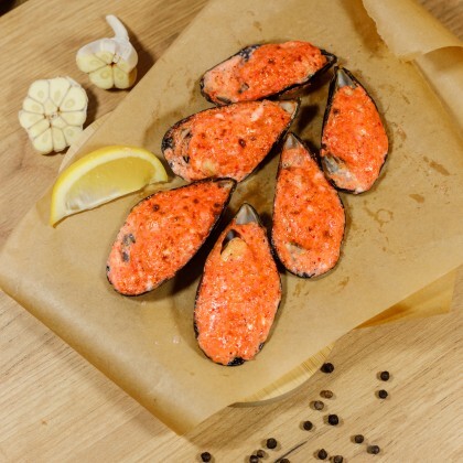 Мидии запеченные соусе спайси