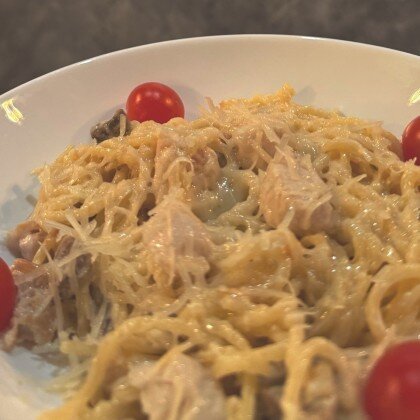 Паста с курицей и грибами