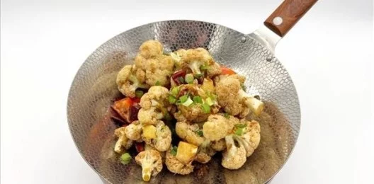 A14 Цветная капуста на сковородке 干锅花菜