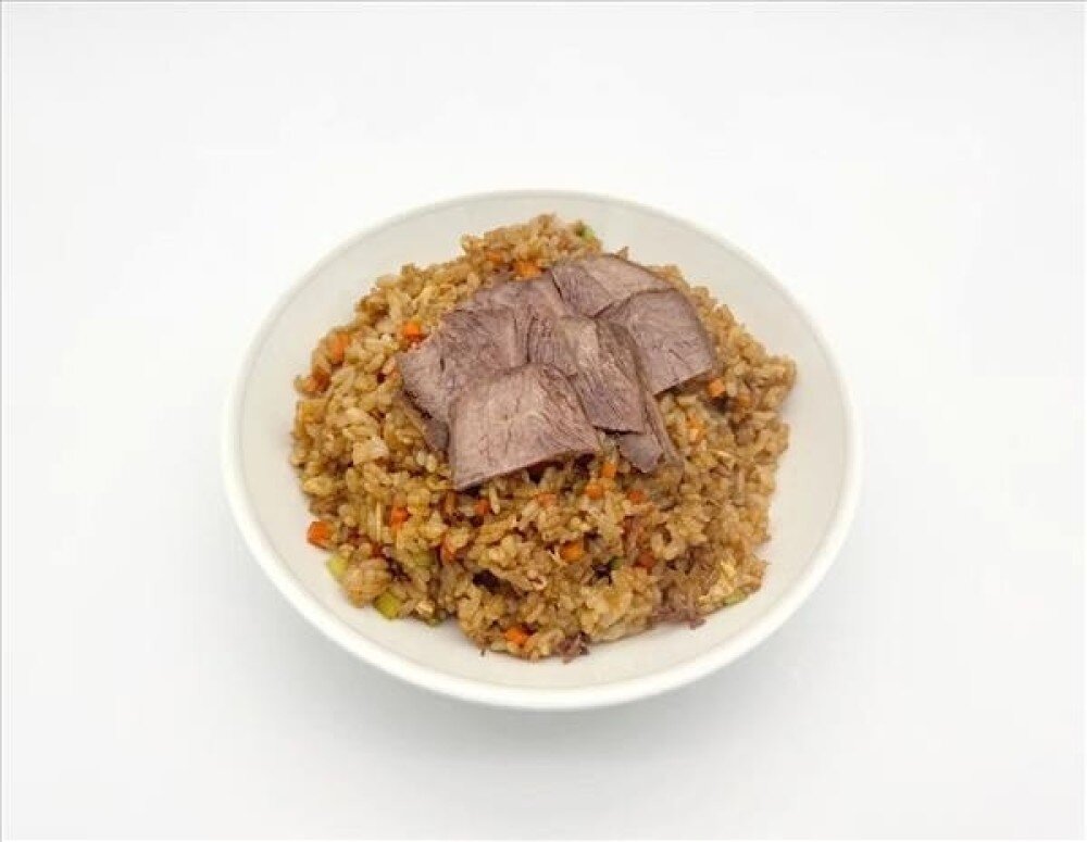 L6 Жареный рис с говядиной 牛肉炒饭