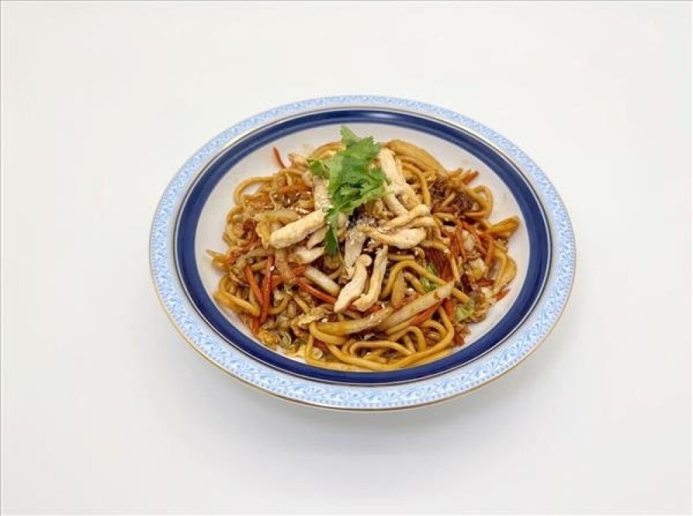L2 Лапша жареная с курицей 鸡肉炒面