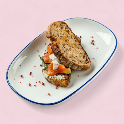 Сэндвич с лососем слабой соли