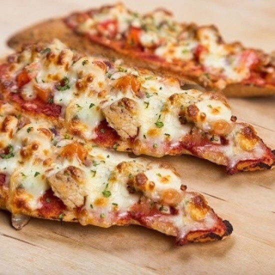 Брускетта с копченой рыбой и креветками