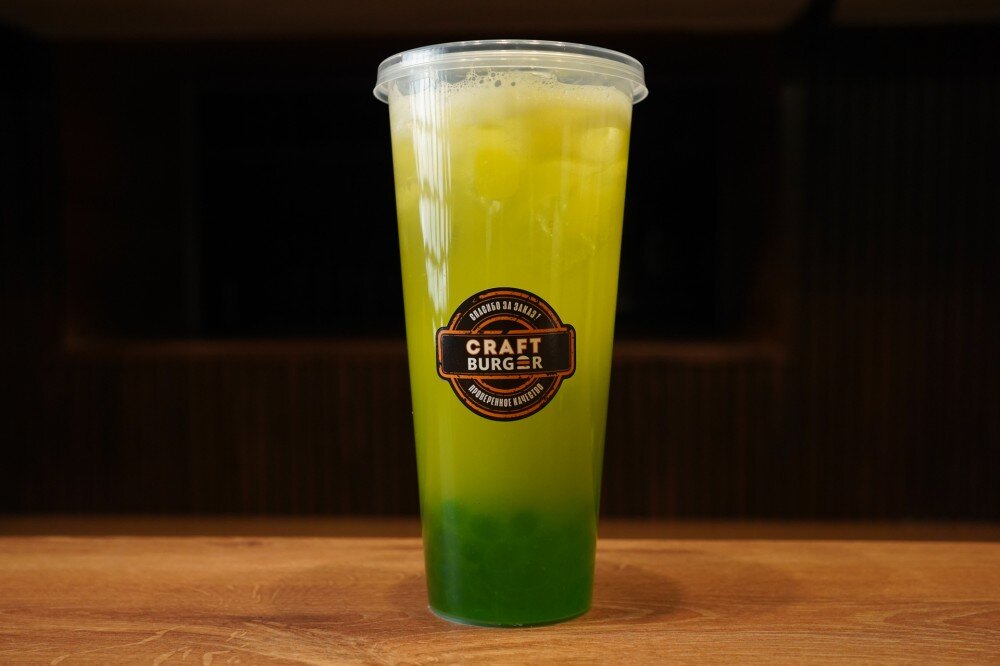 Сочное яблоко