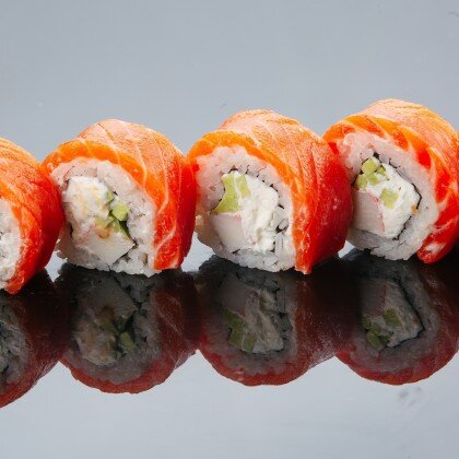 Ролл "Филадельфия с крабом и авокадо"