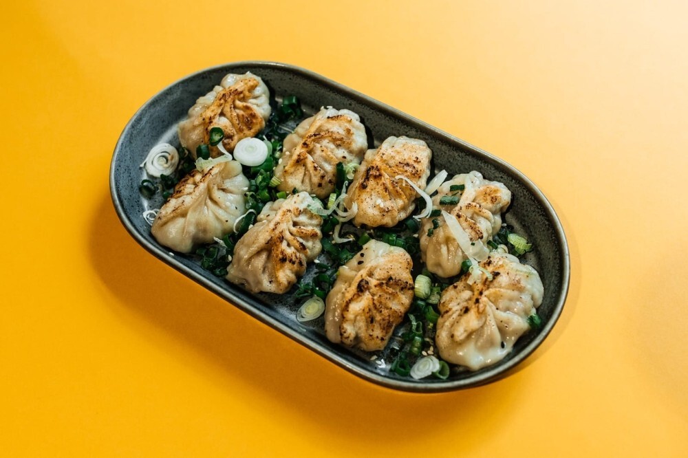 Пельмени гёдзе 8шт со свиным фаршем и кимчи