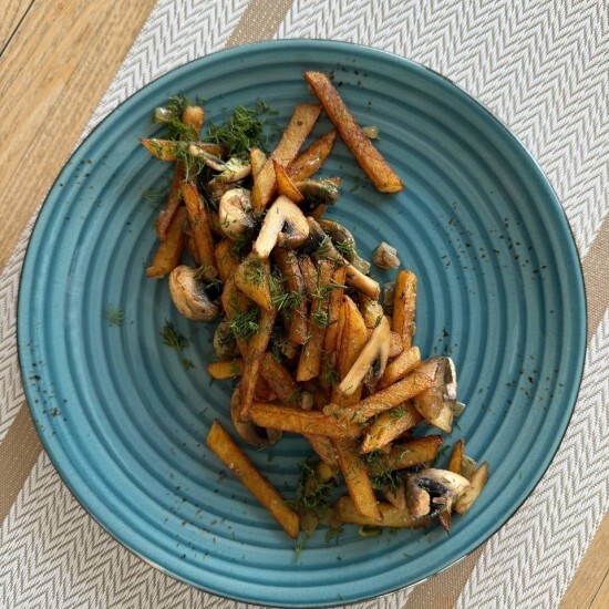 Жареный картофель с грибами