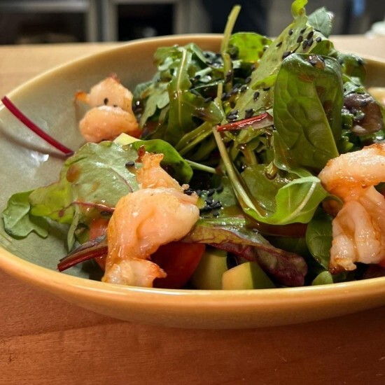 Салат с креветками