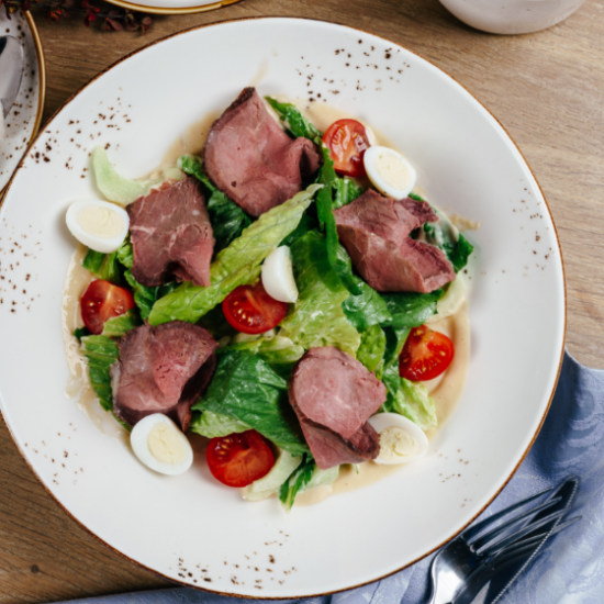 Салат с ростбифом