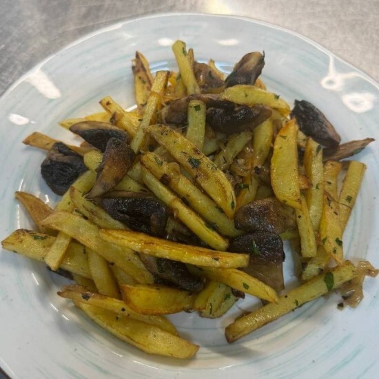 Жареный картофель с грибами