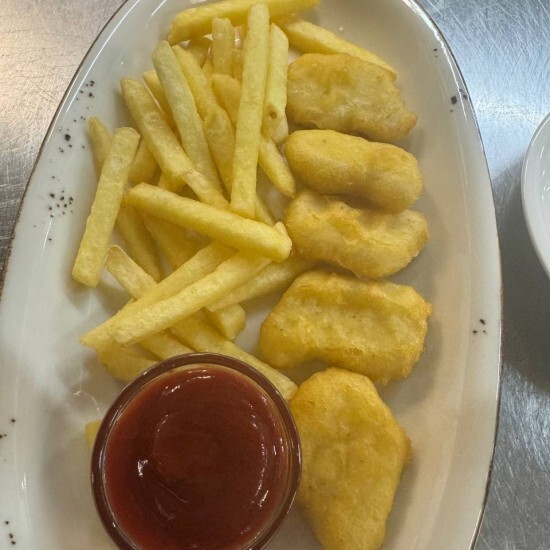 Детские наггетсы с картофелем фри