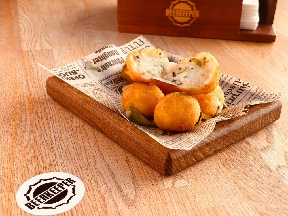 Сырные крокеты с кинзой и халапеньо