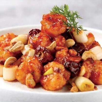 B39 Креветки в соусе с арахисом и овощами 宫保虾仁