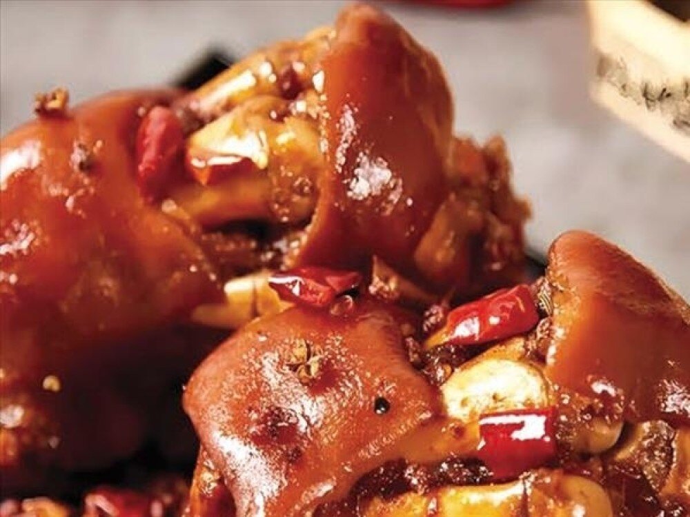 B12 Острые свиные ножки 麻辣猪蹄花