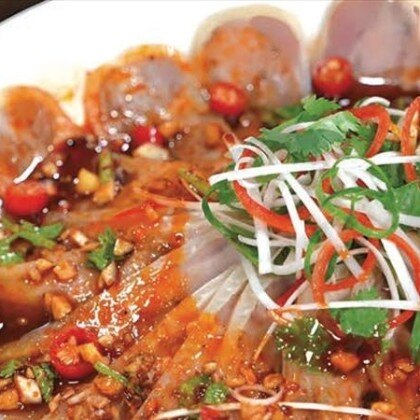 B10 Свиная рулька с чесноком 蒜泥肘花