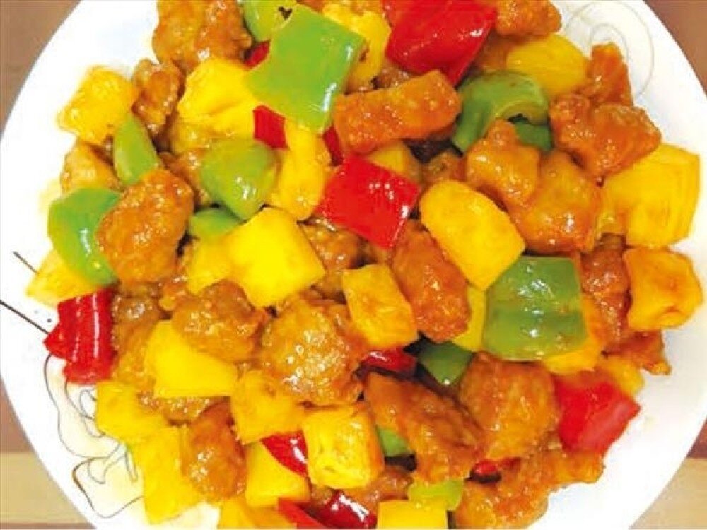 B3 Свинина с ананасами в кисло-сладком соусе 菠萝咕咾肉