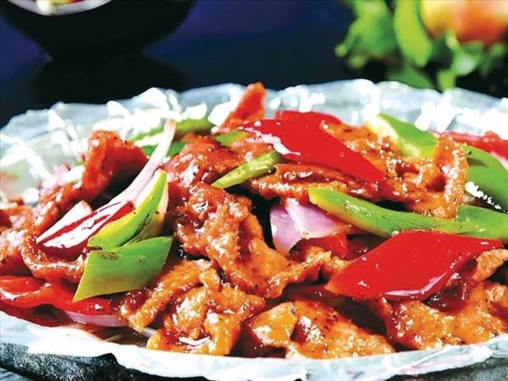 B20 Жареная говядина с чёрным перцем 黑椒牛肉