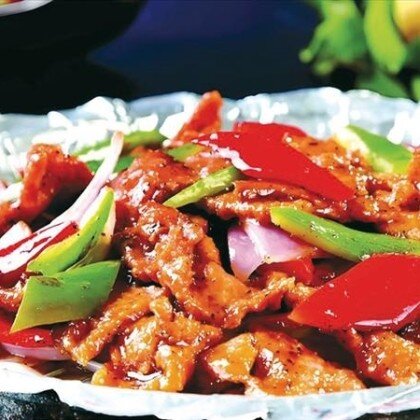 B20 Жареная говядина с чёрным перцем 黑椒牛肉