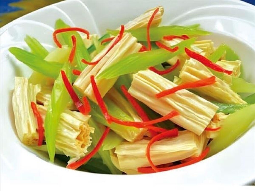 A8 Салат со спаржей и сельдереем 西芹拌腐竹
