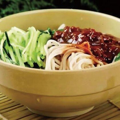 D5 Лапша по-пекински 炸酱面