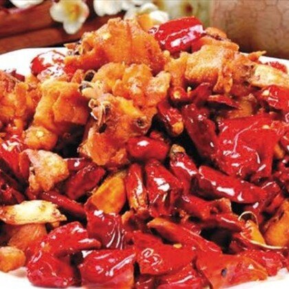 B28 Жареный цыпленок с перцем чили 辣子鸡