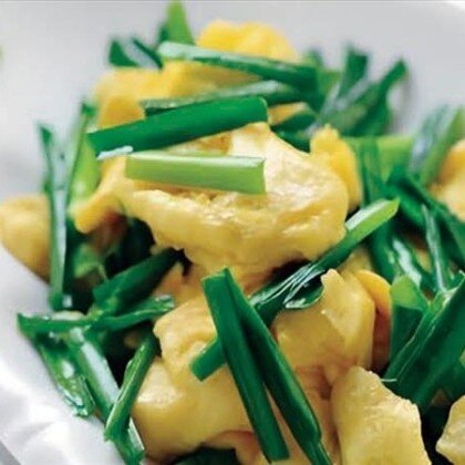 B51 Жареное яйцо с черемшой 韭菜炒鸡蛋