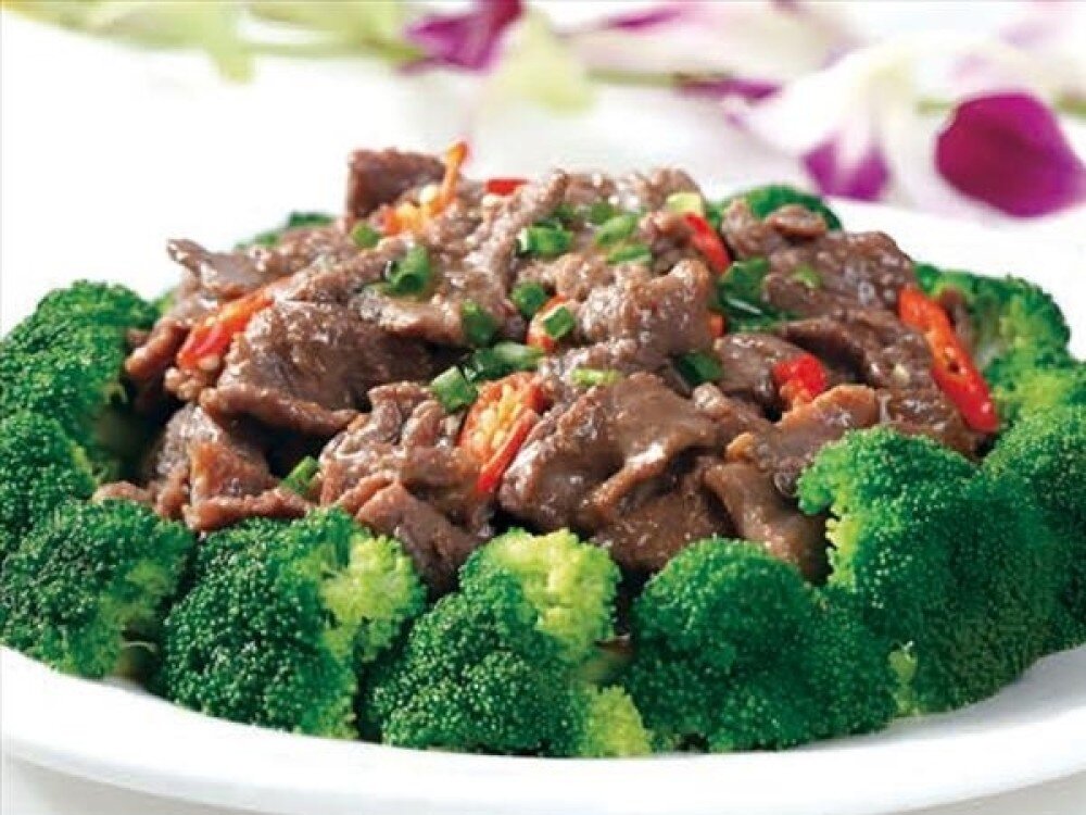 B25 Говядина с брокколи 西兰花烧牛肉