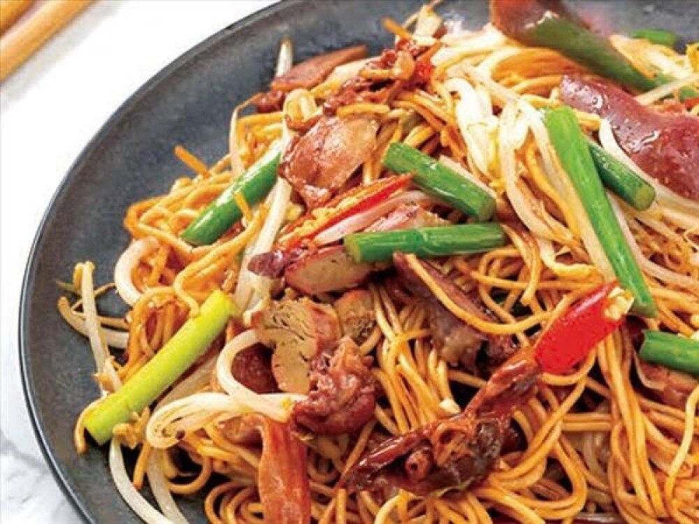 D2 Жареная лапша с курицей 鸡肉炒面