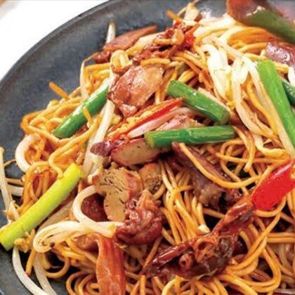 D2 Жареная лапша с курицей 鸡肉炒面