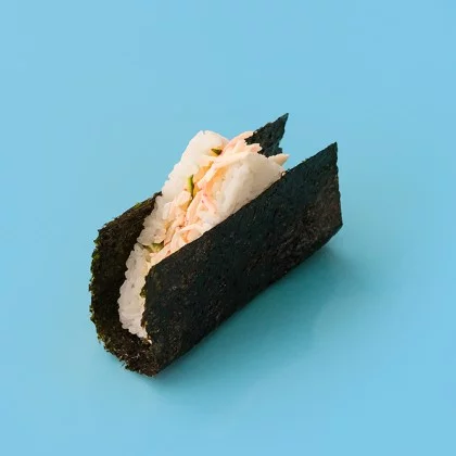 Онигири с крабом