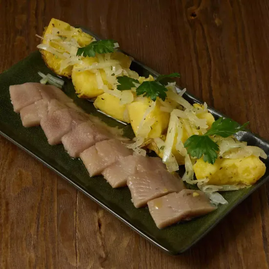 Пряная сельдь с печеным картофелем